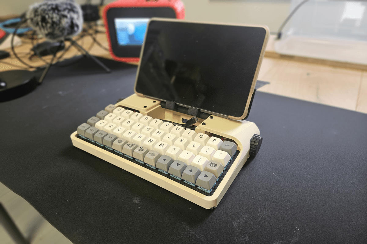 Cassidy Williams' Micro Journal Build — Custom Keycaps and Layout - image 1